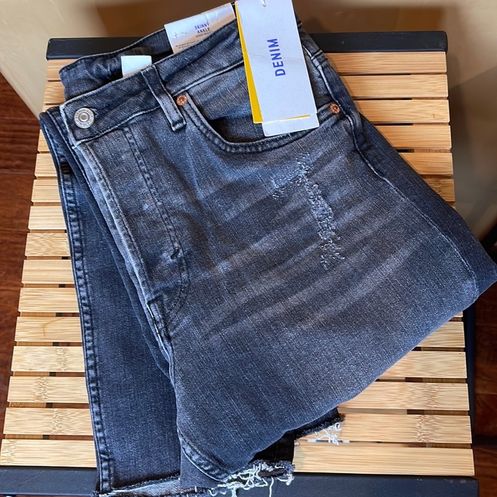 H&M distressed black skinny ankle High Waist Jean Sz 32